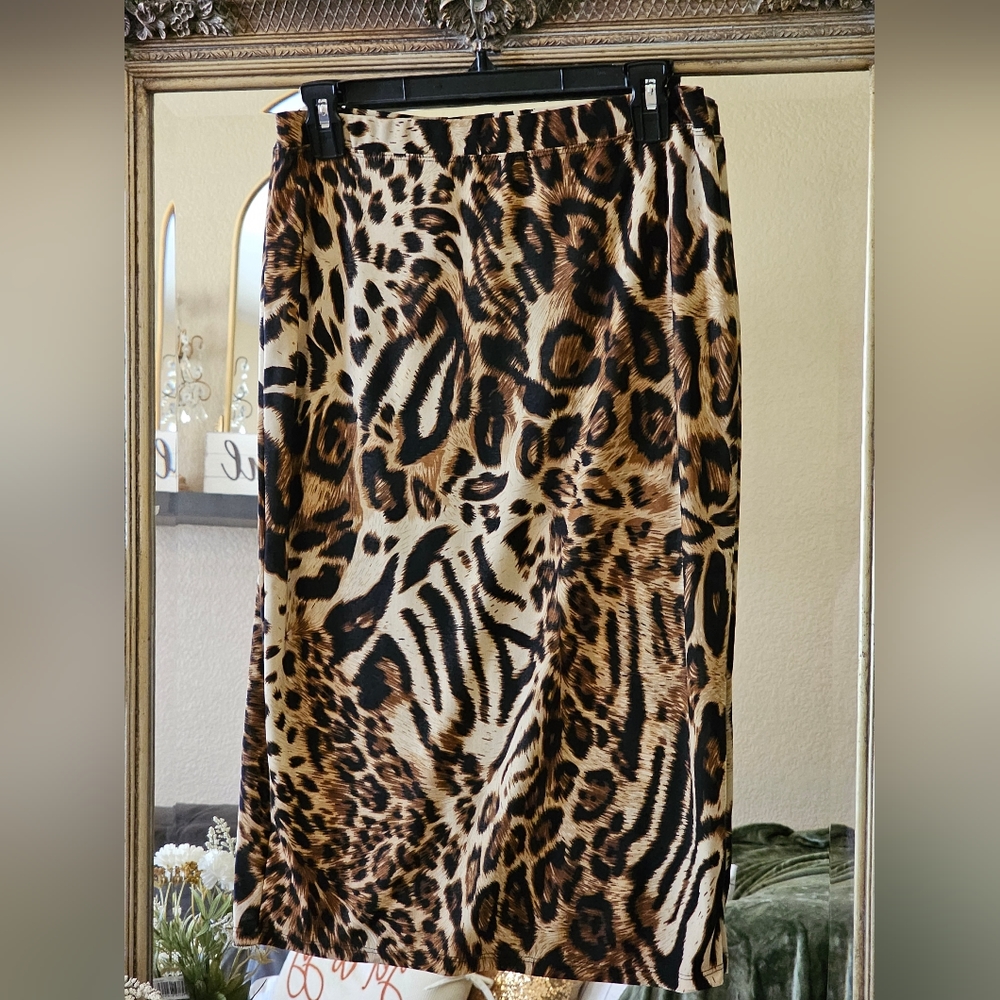 Shanna's Threads Leopard Pencil Skirt Size Medium